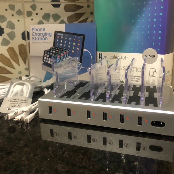6-port usb IPhone/tablet charging station - Picture 1 of 4